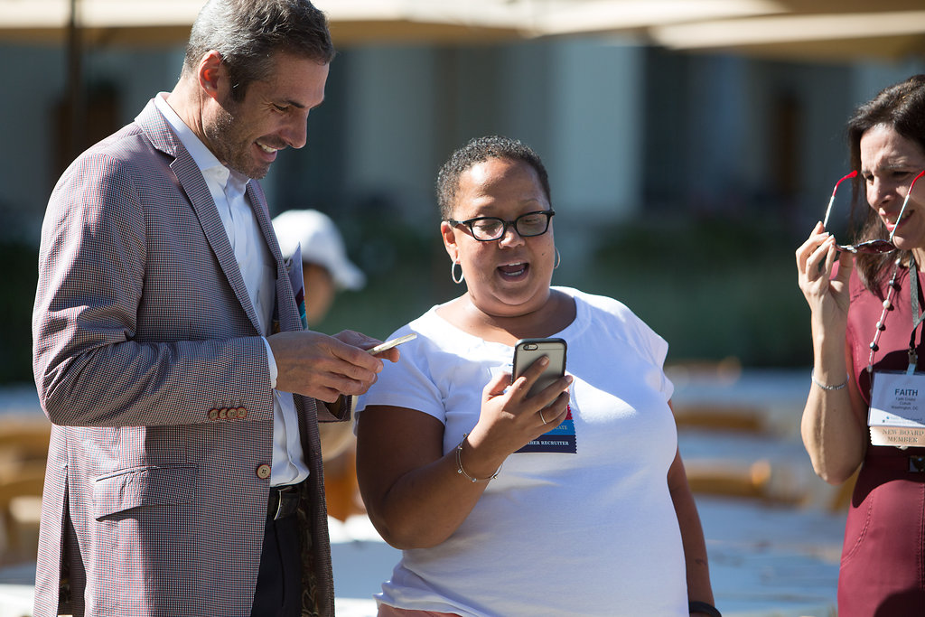 viewinf celphone business seminar event meeting ritz carlton laguna niguel