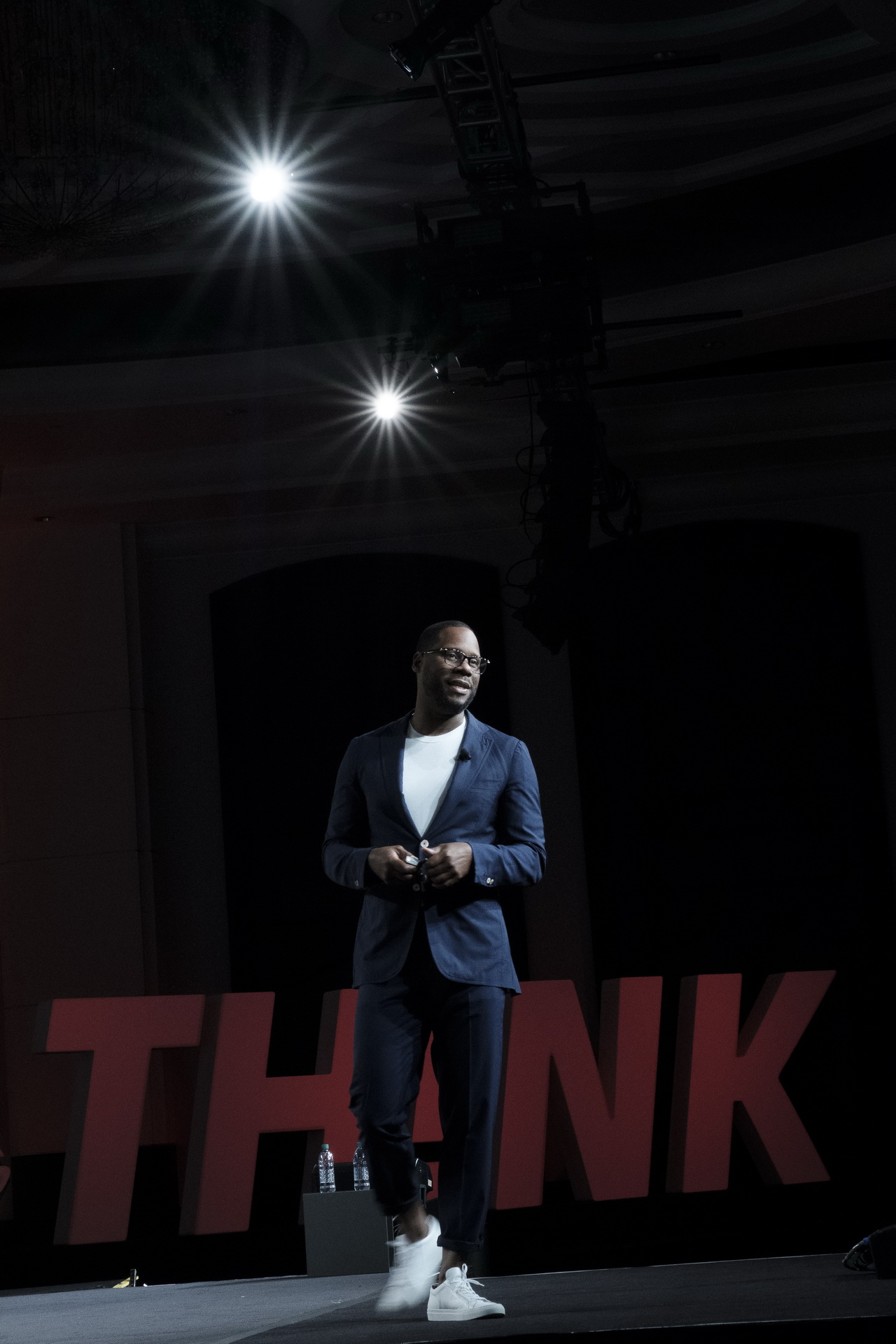 speakers on stage business corporate conference seminar