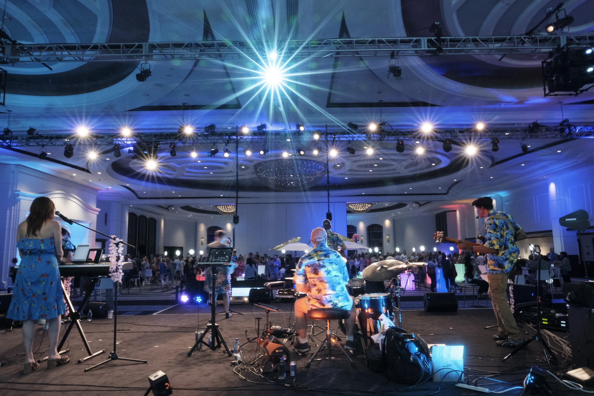 speakers on stage business corporate conference seminar