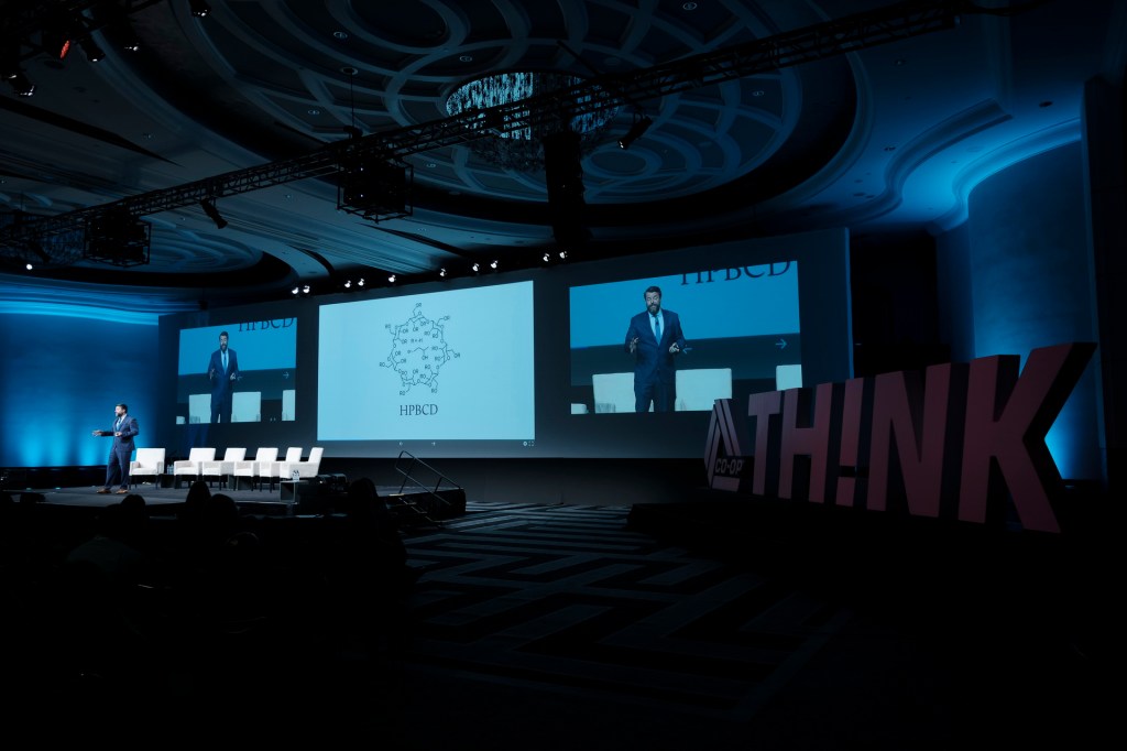 speaker business conference miami beach loes hotel