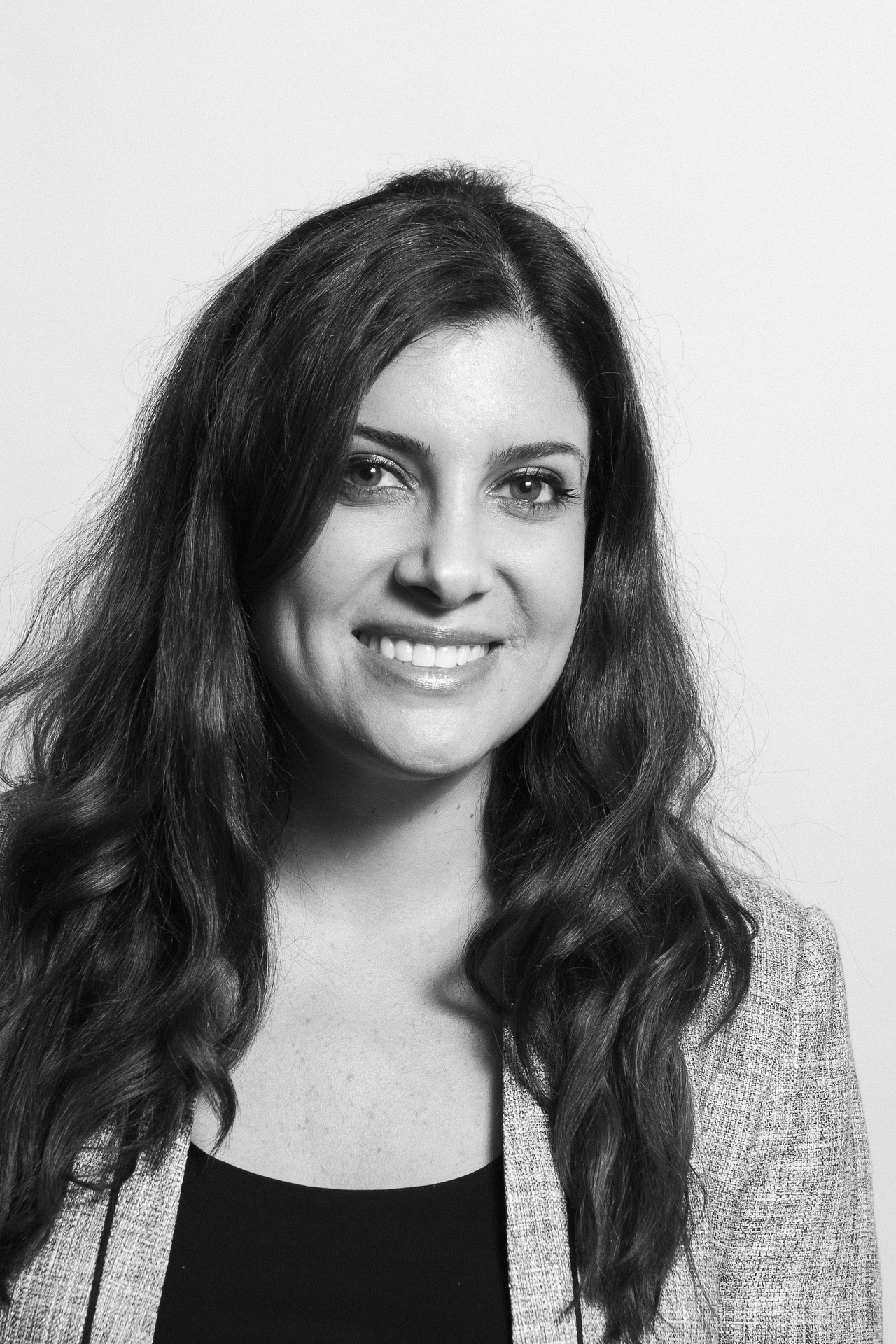 relaxed business headshot enviornmental portrait white backdrop modern