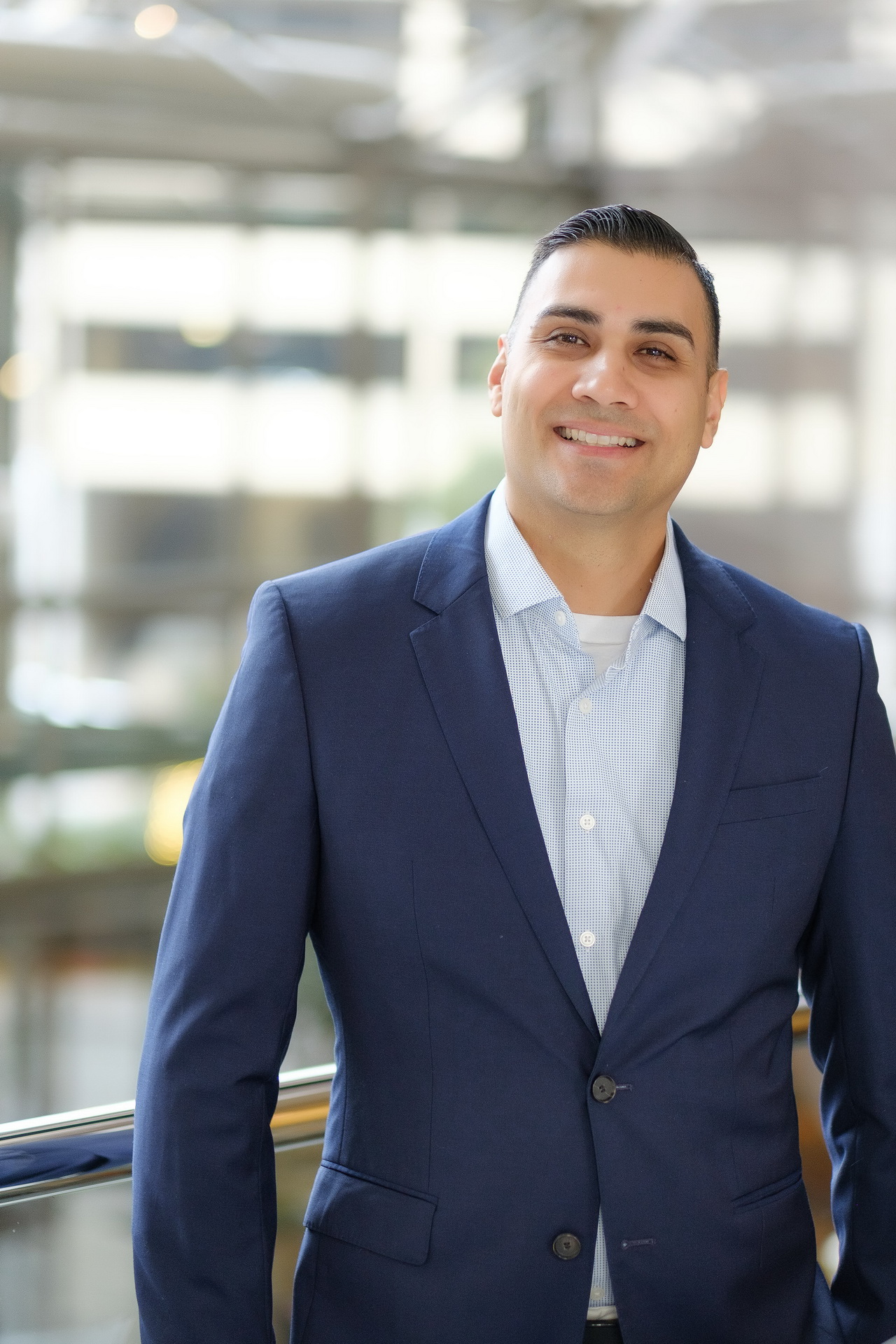 relaxed business headshot enviornmental portrait