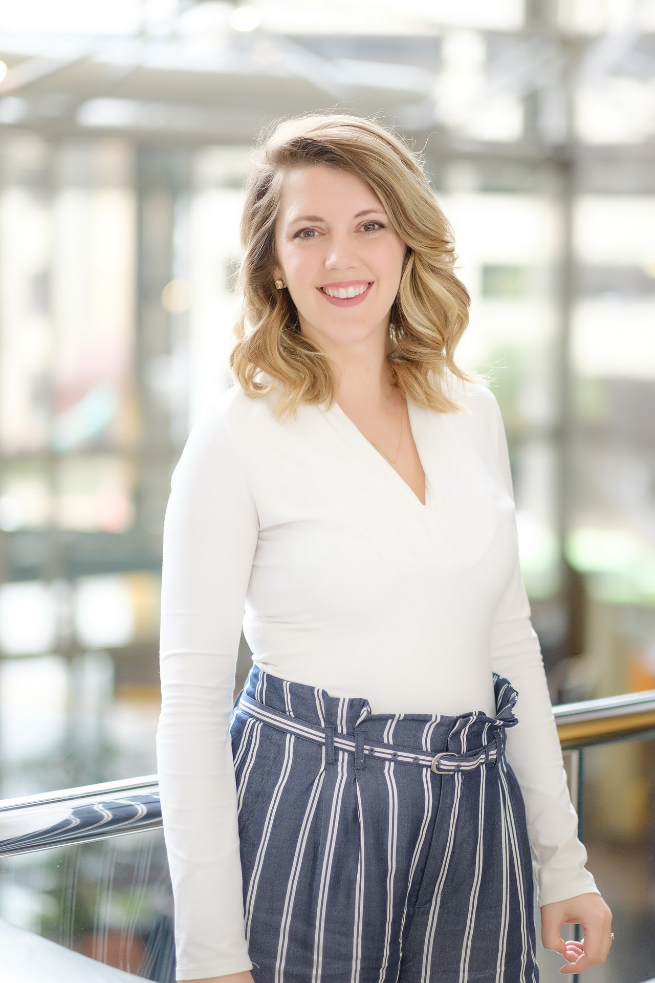 relaxed business headshot enviornmental portrait