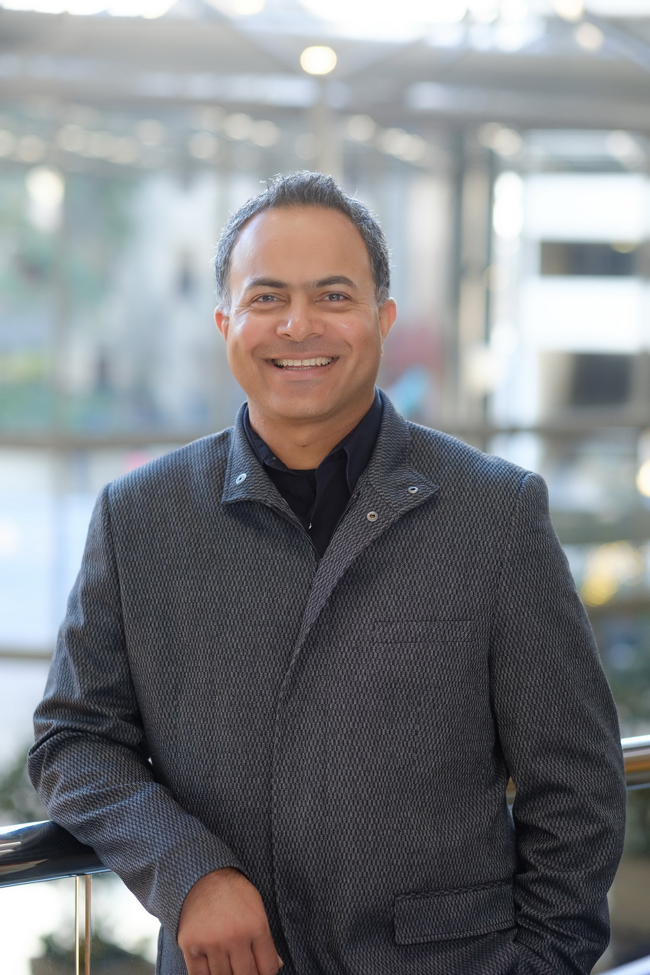 relaxed business headshot enviornmental portrait